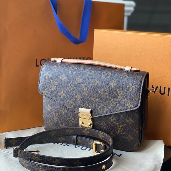 Authentic Louis Vuitton Pochette Métis Monogram - Picture 9 of 12